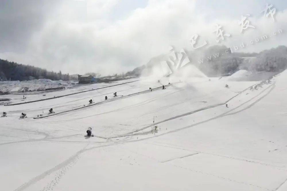 不用羡慕别人,绿葱坡可以滑雪啦!_巴东