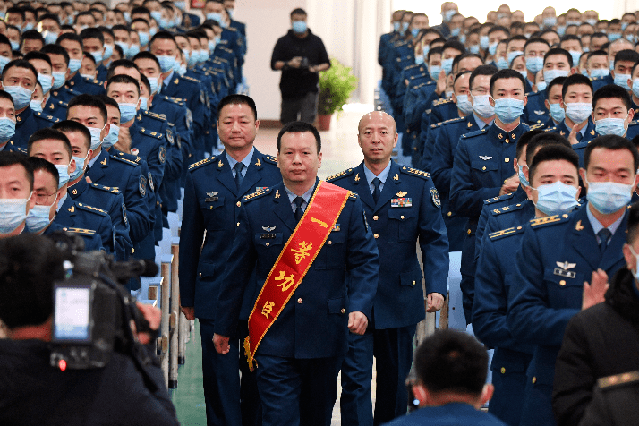 广西飞行员王建东,一等功!