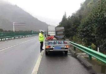 人均速行驶_中国人均寿命变化图