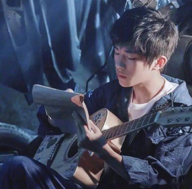 易烊千玺的电影代表作品 188c020dc02b4485a8bfe2b4c1dd37aa.jpeg