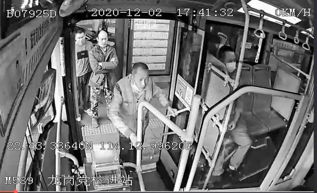 归途之梦，解析梦见坐公交车回老家的深层含义与心理暗示