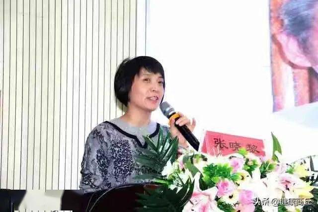 河南中医药大学第三附属医院副主任护师张晓黎做了《腕踝针的基本理论