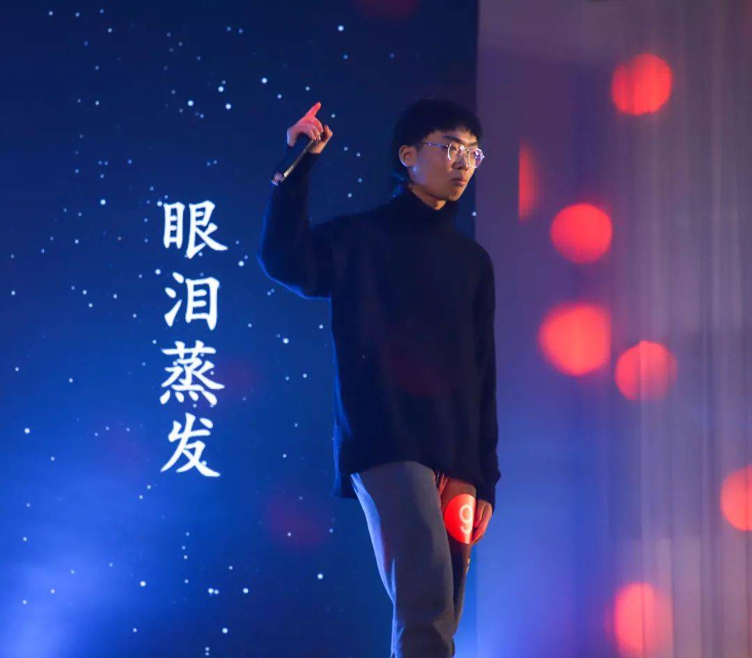 未来的路歌曲原唱 02fb4fccc97548908799c5ac907e3e53.jpeg