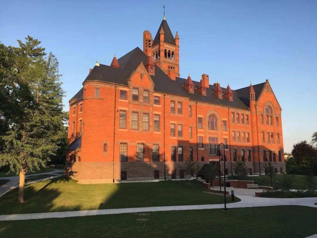 美国的盖茨堡大学(gettysburg college),排名50左右的文理学院,位于