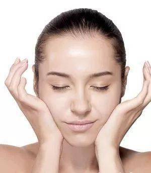 怎么做才能瘦双下巴 2c2d8e54df1f42e1971718160934ba27.jpeg