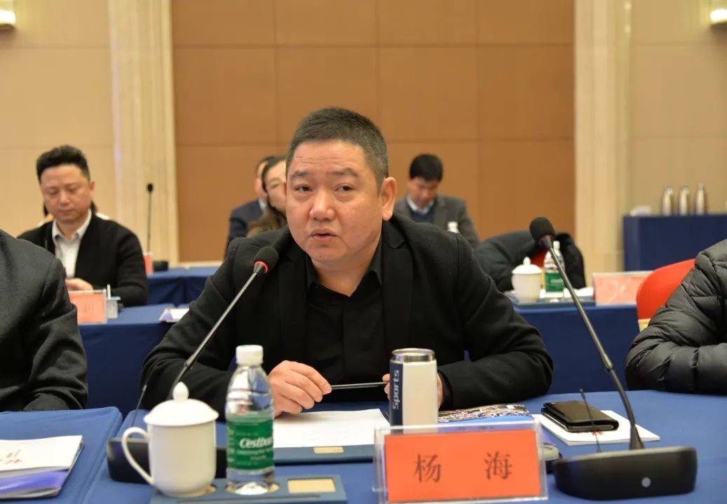 程驰发言执行会长刘华锋发言执行会长张学旺发言部分会员企业家代表