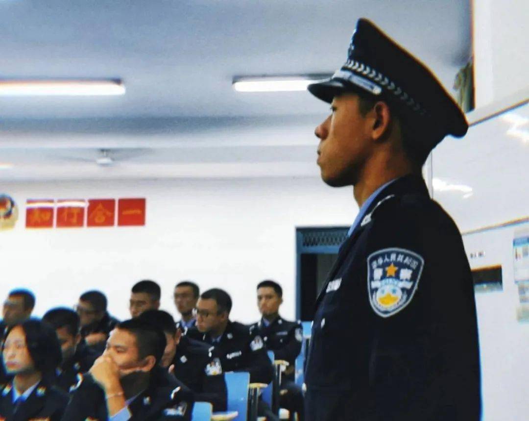 不穿警服的警校生是什么样子?