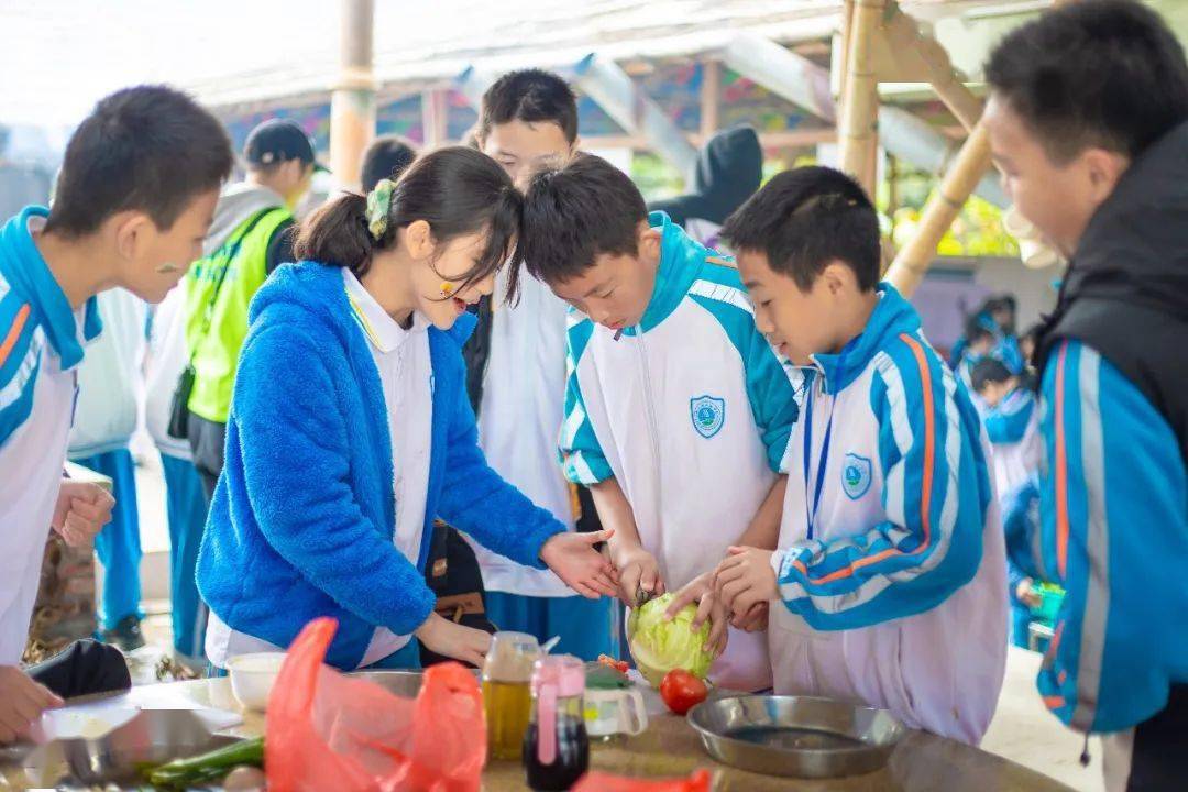 松湖实中【研学课程】体验式劳动研学 让成长自然发生-搜狐大视野-搜