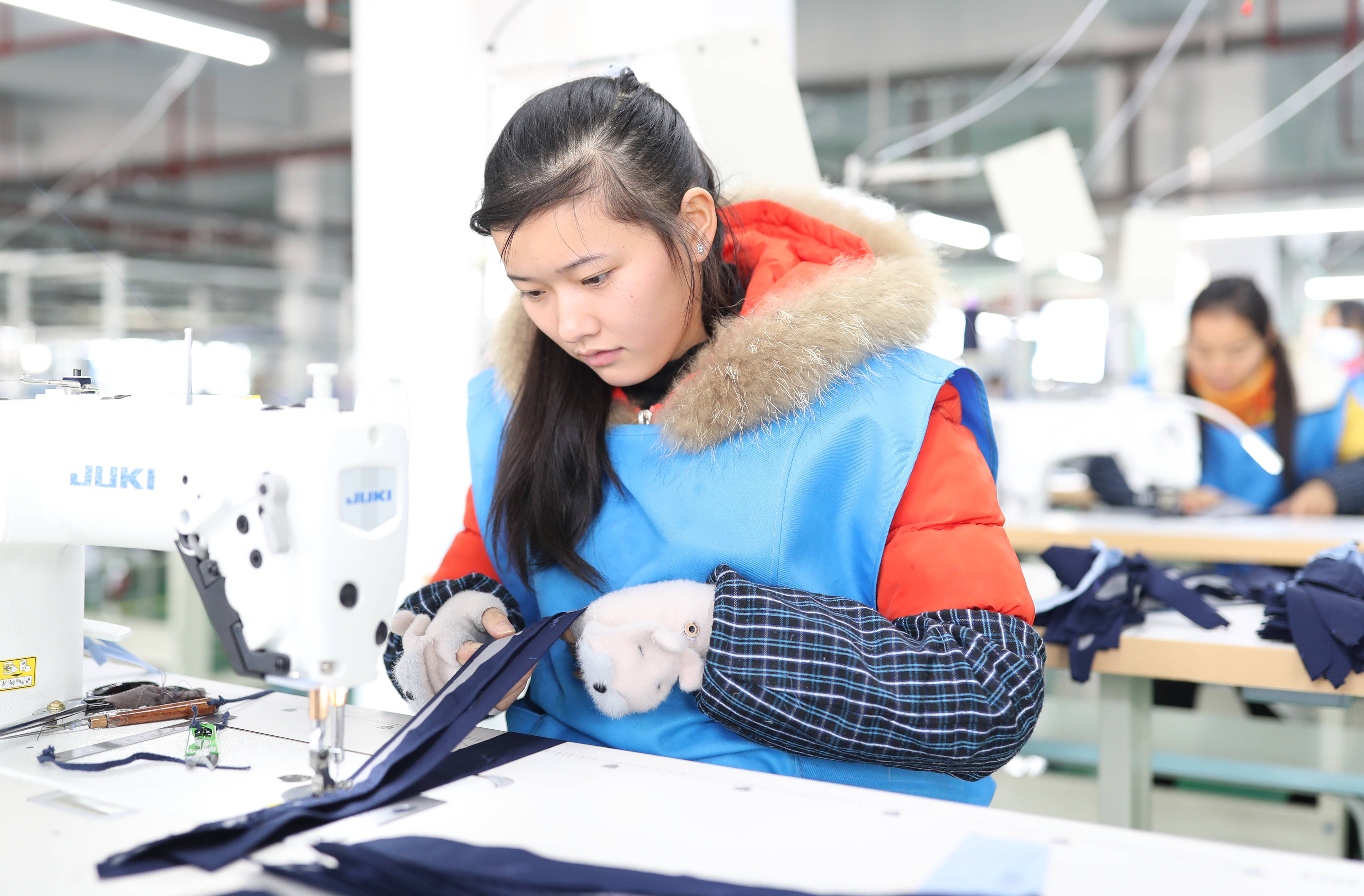 贵州玉屏:服装加工助力就业增收