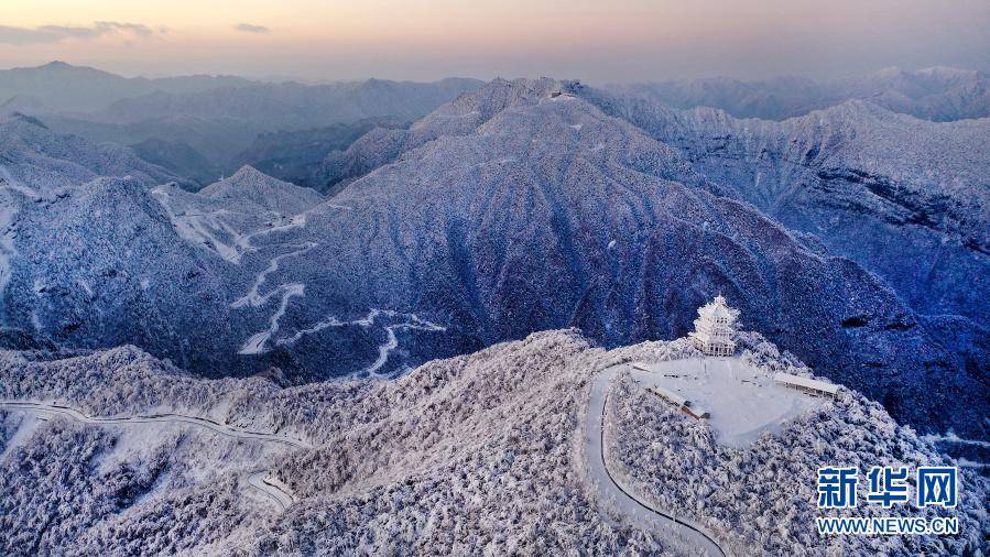 龙头山雪韵