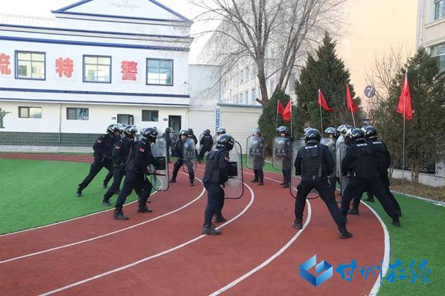 张掖市公安局甘州分局积极开展冬季全警实战大
