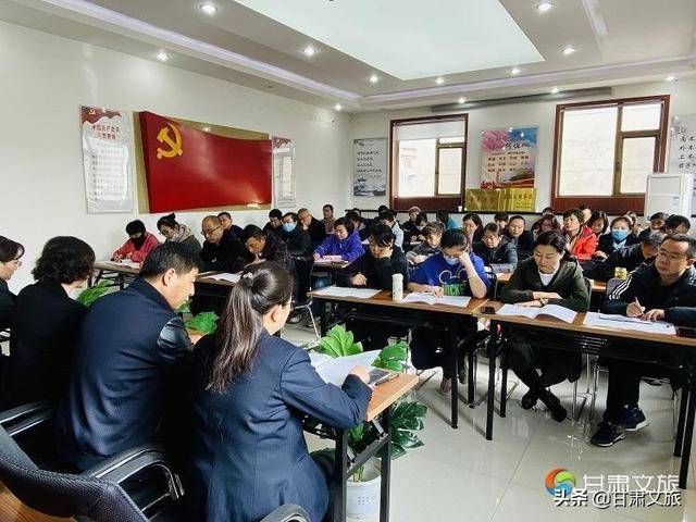 人口普查三举措_人口普查图片