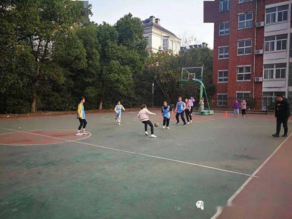 学校特色运动:“校长杯”校园足球联赛圆满举行:xingkong体育官网登录(图4)
学校特色运动:“校长杯”校园足球联赛圆满举行:xingkong体育官网登录(图4)