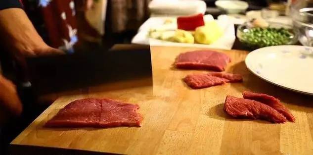 牛肉怎么做好吃又烂又嫩视频 e44cbb2121ef4713a659871253197c6e.jpeg