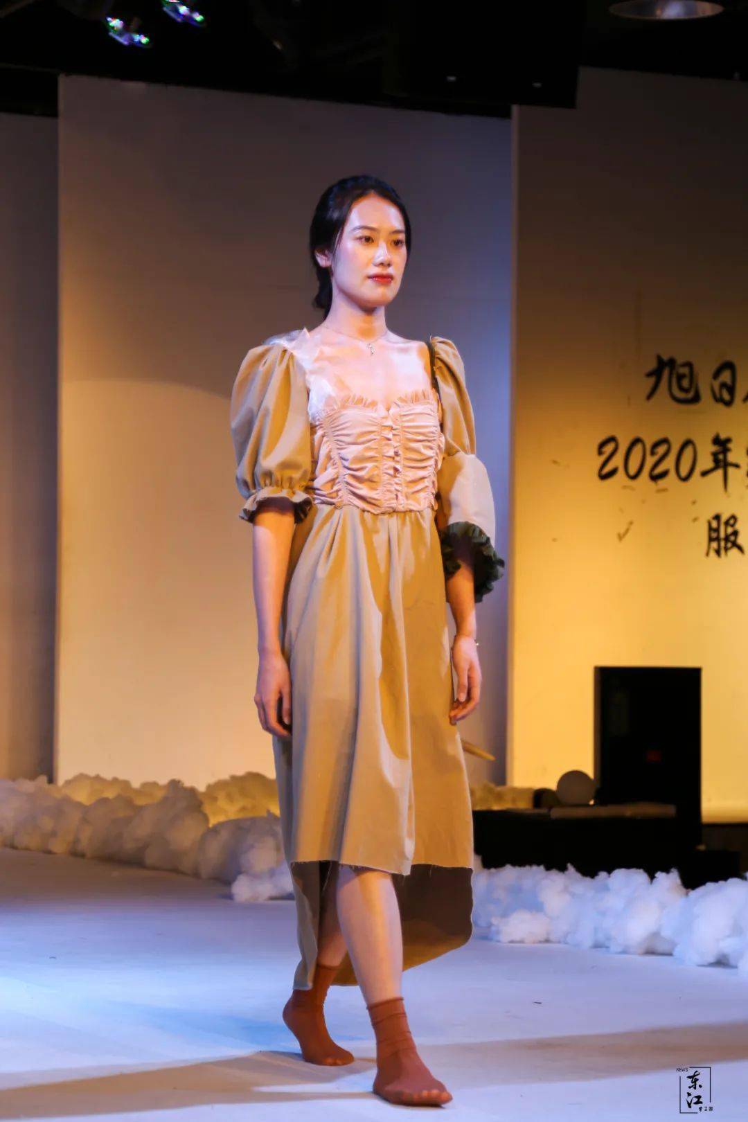 时尚衣服秀 d1e81f8ef05e44cdba1a5eb7dc4b04c6.jpeg