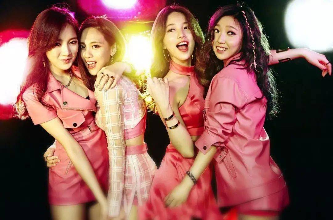 (韩国女团.)