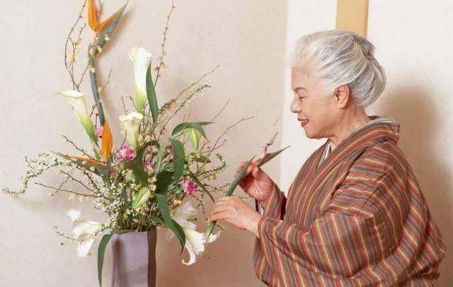 人怎么才能活100岁 b086f41c611343849fbb65e3eb3278c6.jpeg