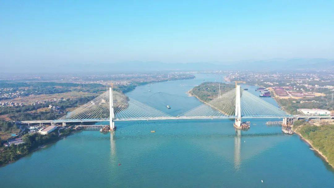 2,广西最大跨径斜拉桥——相思洲大桥