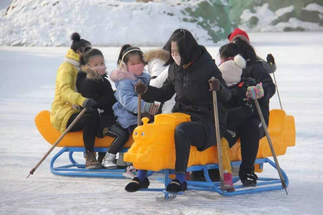 58元南海嘉年华戏雪乐园门票*1张,本票包含:入园门票1张,全天冰雪畅玩