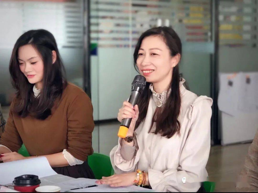 的有效回应"展开研讨,会议上第三片区帮扶园尤黎静园长,庄丽霜园长,各