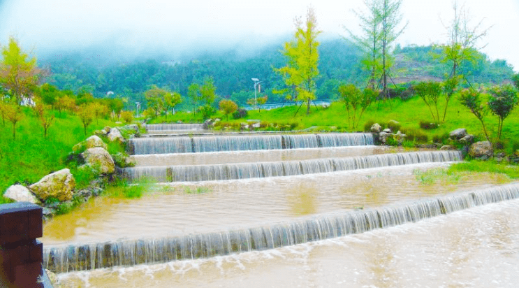 七彩世界旅游景区