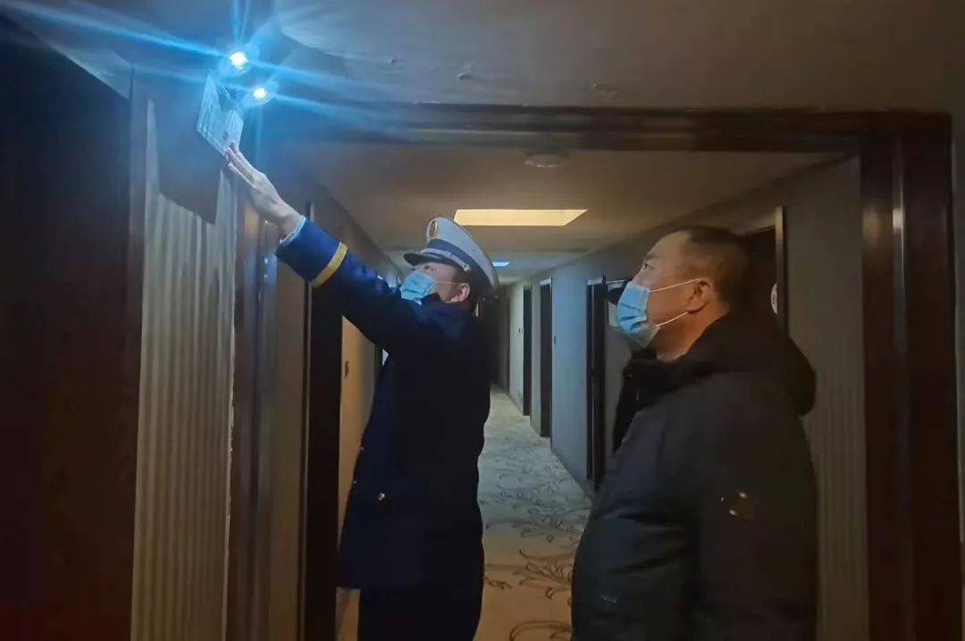 高新开发区消防救援大队组织开展消防宁静夜查行动【AG亚娱集团官方】(图5)
高新开发区消防救援大队组织开展消防宁静夜查行动【AG亚娱集团官方】(图5)