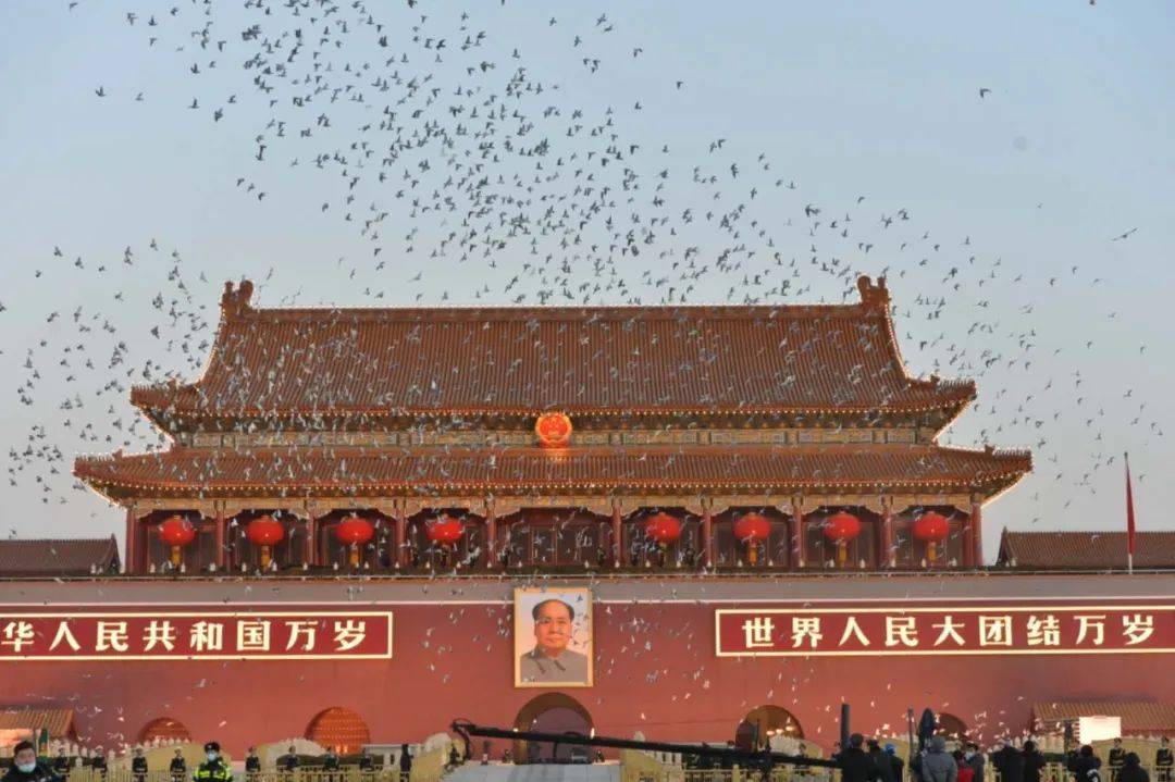 2021天安门广场首场升旗仪式!新年快乐,祖国万岁!