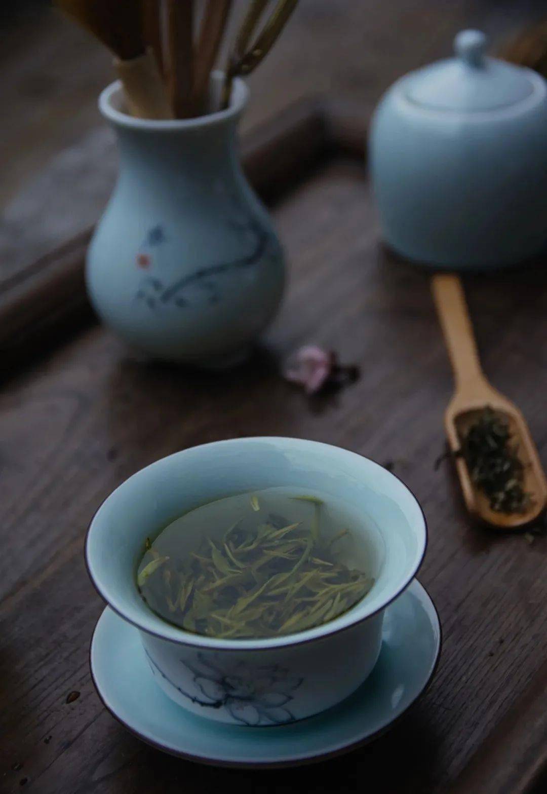 姊﹂噷姘翠埂鍙ょ瓭鏇茶_梵净山翠峰茶图片(3)