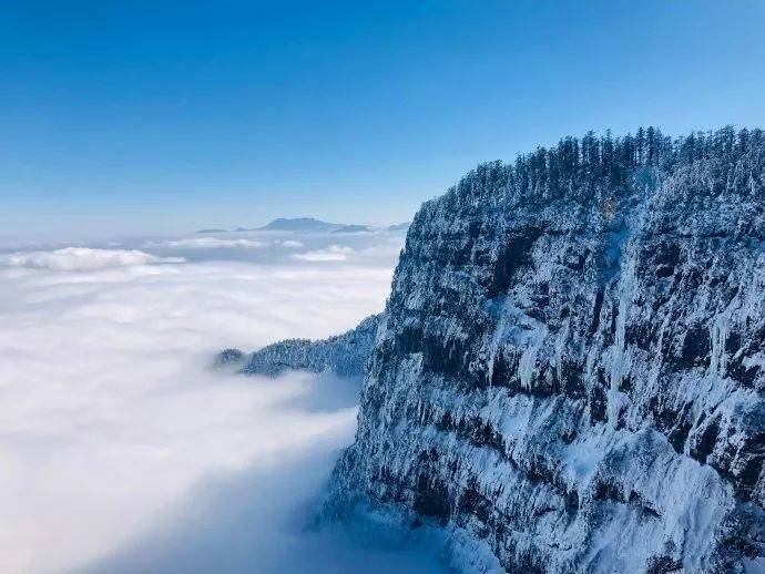 周未亲子玩雪畅玩瓦屋山雪景周未小休闲湖景房15日自驾行