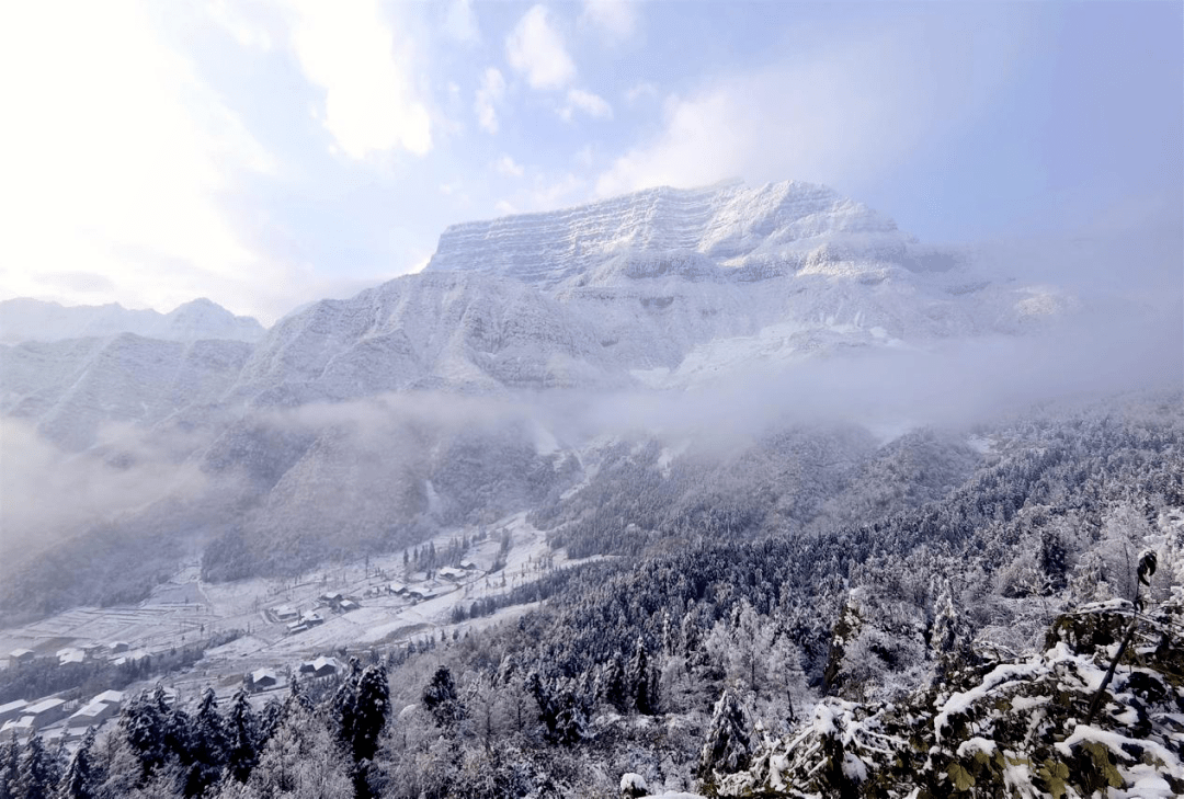 【美景】2021年,请先来金口河赏一场雪!_瓦山