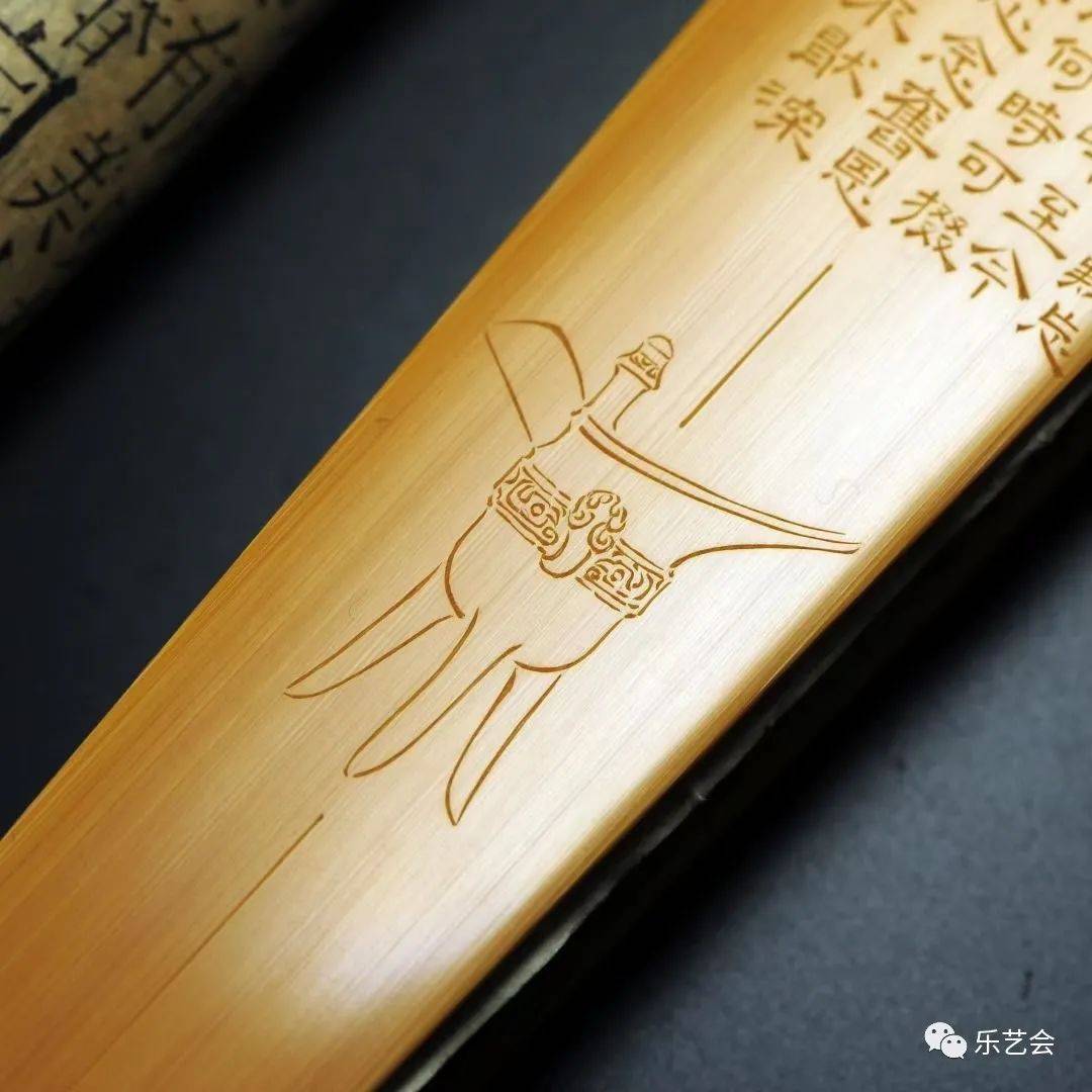 刀笔未辍意未穷:苏镇焕扇骨镌刻艺术浏览‘世界杯竞猜’(图13)
刀笔未辍意未穷:苏镇焕扇骨镌刻艺术浏览‘世界杯竞猜’(图13)