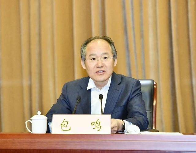 江阴市代市长包鸣在主持时说,各级各部门要深化认识抓落实,会后要迅速