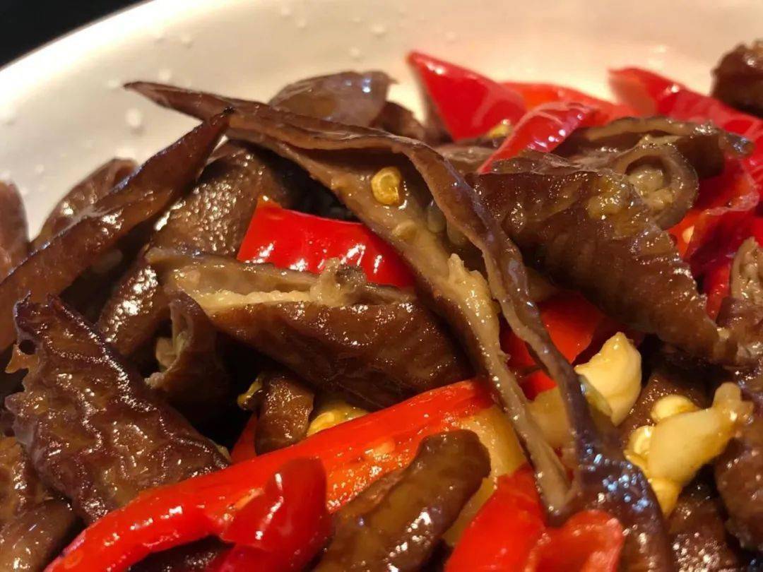 湘西风味泡椒炒腊小肠