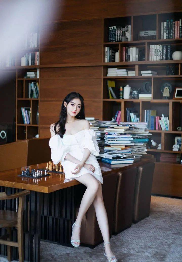 女明星拍照pose!get这3点轻松拍大片