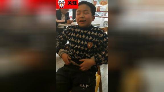 有八块腹肌的小学生