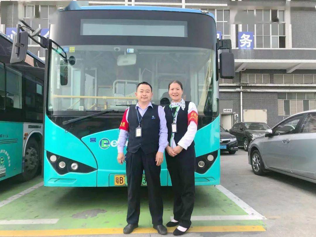 2007年只身一人来到深圳,在老乡的介绍下进入366线成为了一名公交驾驶