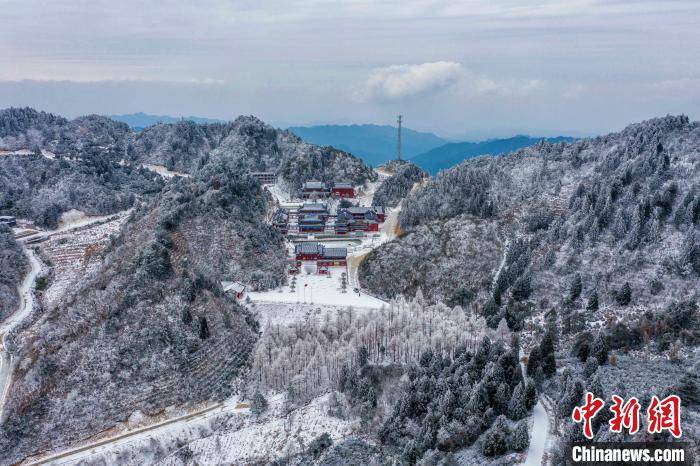 航拍江西武宁太平山雪景雾淞图 宛若冰雪王国