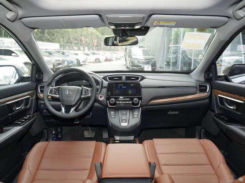 国产之光pk最火合资,买20万级suv,红旗hs5跟本田cr-v