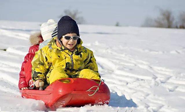 联系地址:威海市文登区宋村镇下徐村地中海滑雪场威海地中海滑雪度假