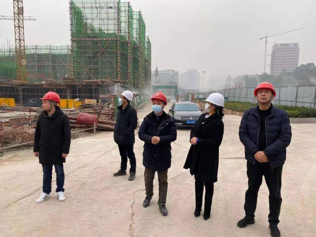 县(市,区)动态丨嘉陵:副区长赵少雄检查建筑工地扬尘管控情况