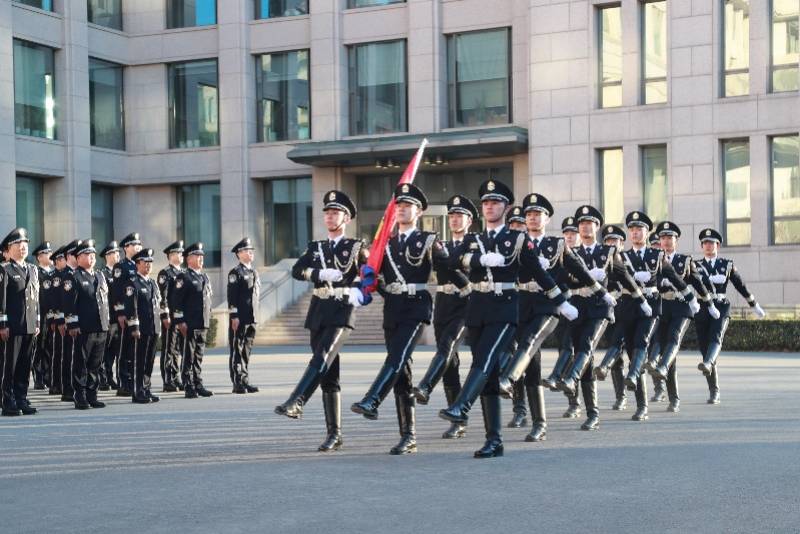 图文回顾:公安部举行升警旗仪式庆祝首个中国人民警察