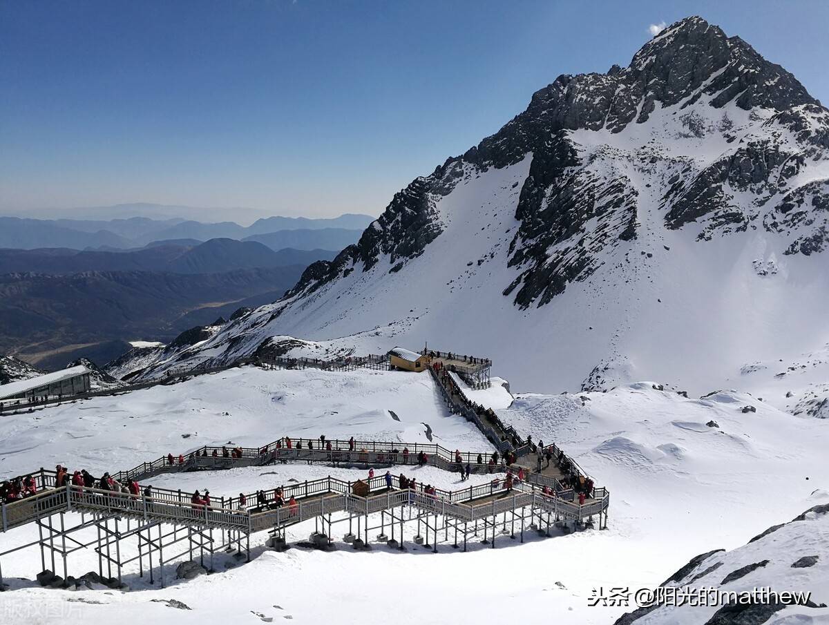 摄影组图:大雪纷纷,玉龙雪山冰凝雪积风景美