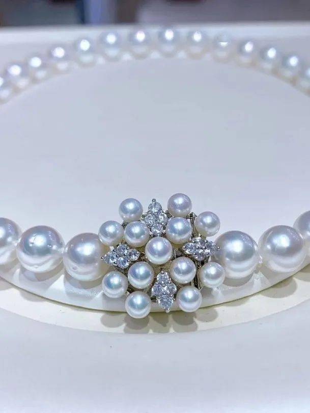 装饰品耳钉高级感 8f073c89548f42288df00b19629a04f3.jpeg