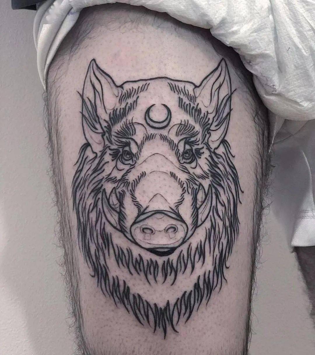 一猪二熊三老虎中排第一的野猪纹身