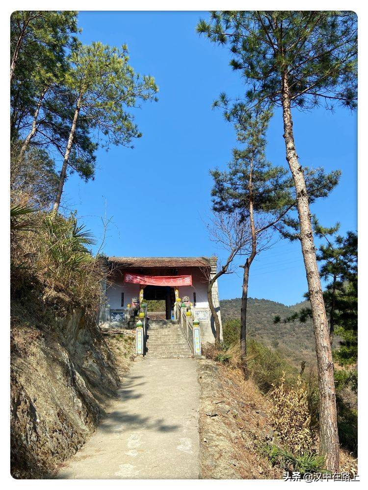 汉中花果山中藏着个北海道观,是个观光休闲的好去处