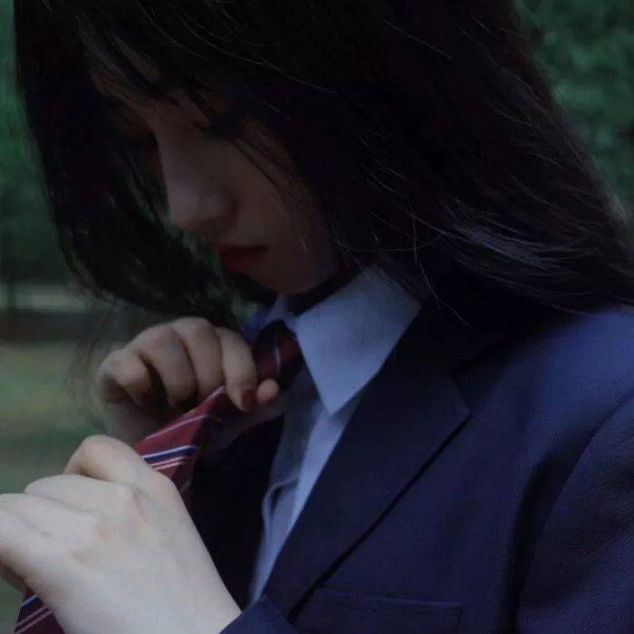 女生头像 有点丧的感觉