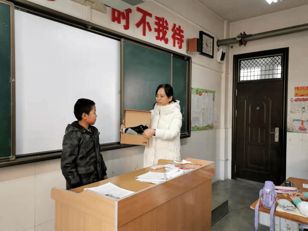 滑动查看更多陈仓区宝鸡实验小学宝鸡高新第一小学宝鸡高新第三小学