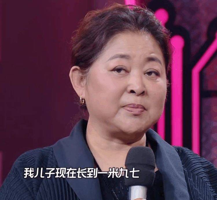 61岁倪萍为儿子倾家荡产丈夫抛妻弃子令人心酸的一面