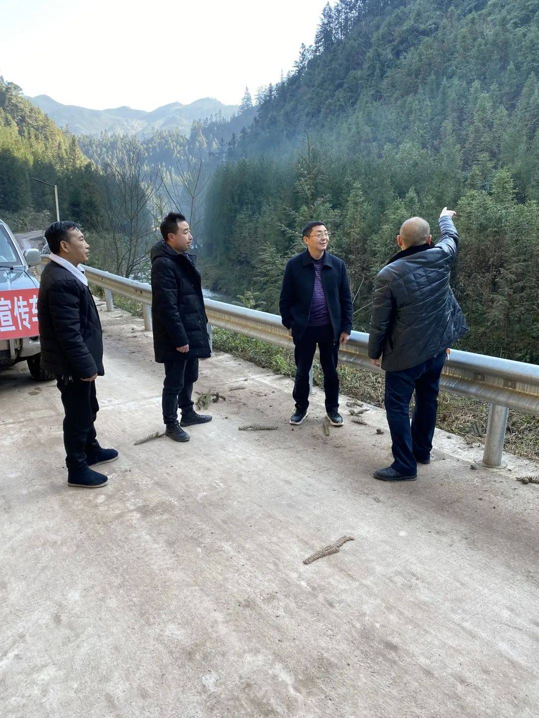 叙永县政协副主席余显中赴观兴镇督导相关工作