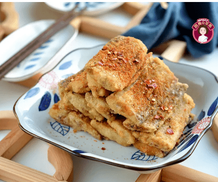 食尚| 干炸带鱼:酥香鲜嫩,一家人不够吃